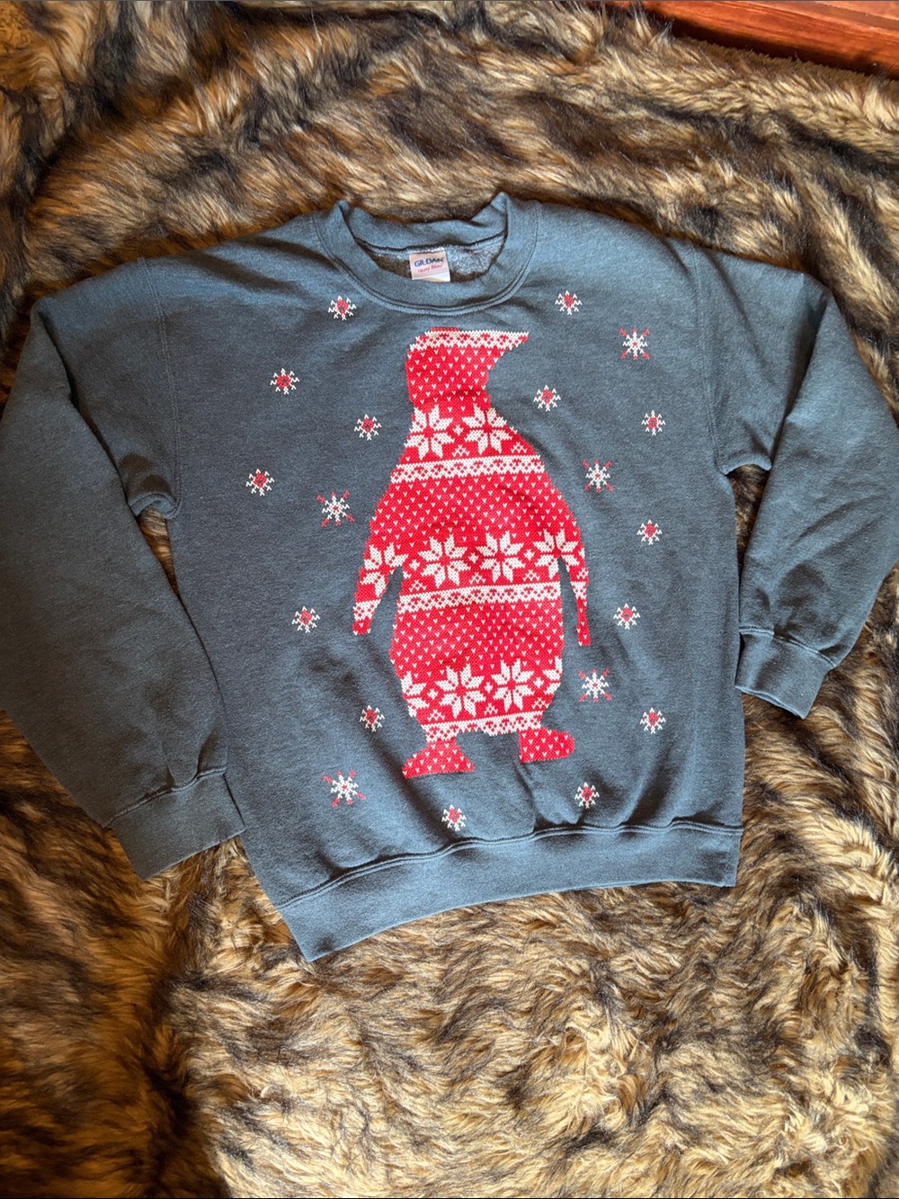 Gray Christmas Sweatshirt with Red Penguin Holiday Graphic size Small